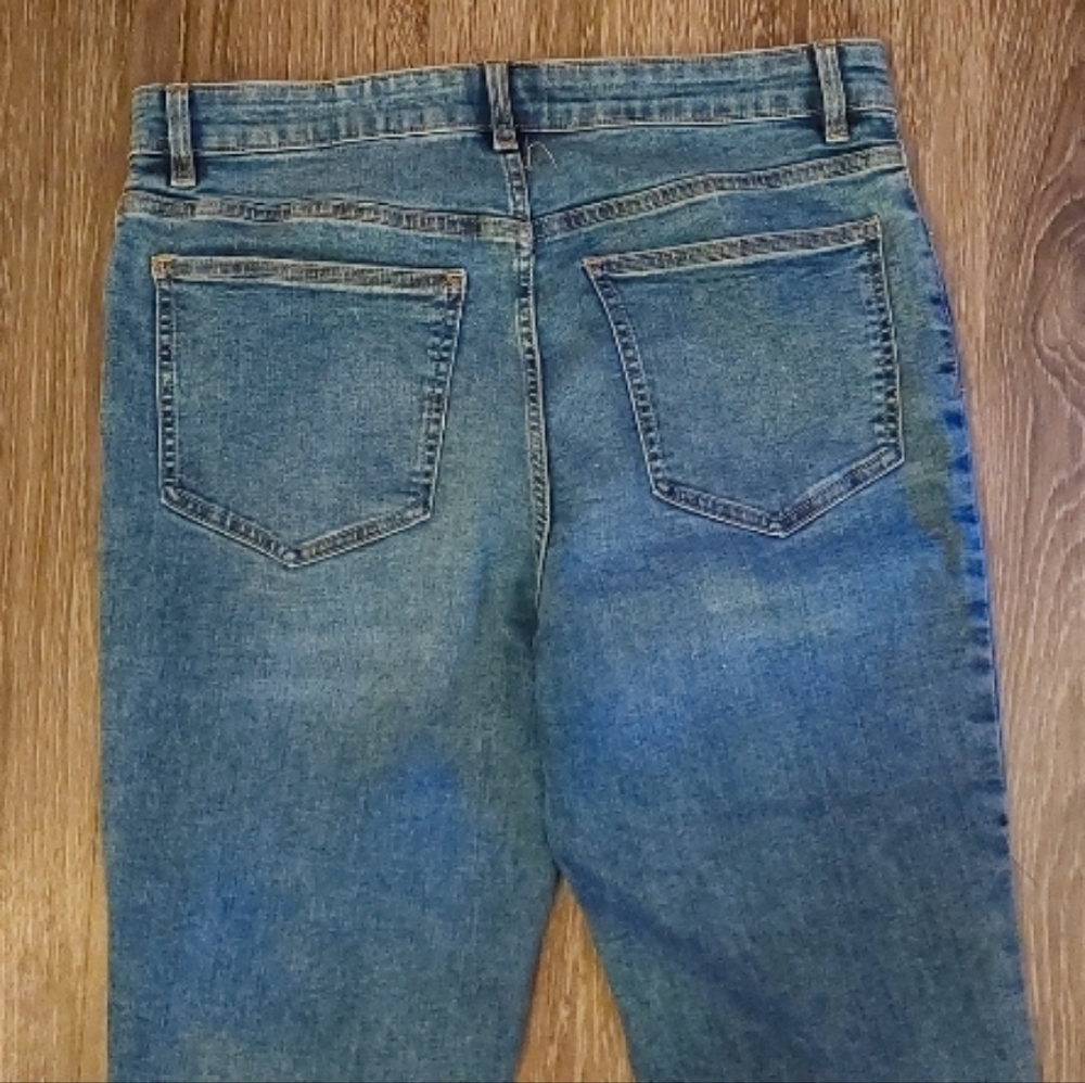 H&M Bootcut Medium Wash Lightly Distressed Denim Jeans Size 12 High Waisted - Picture 6 of 11